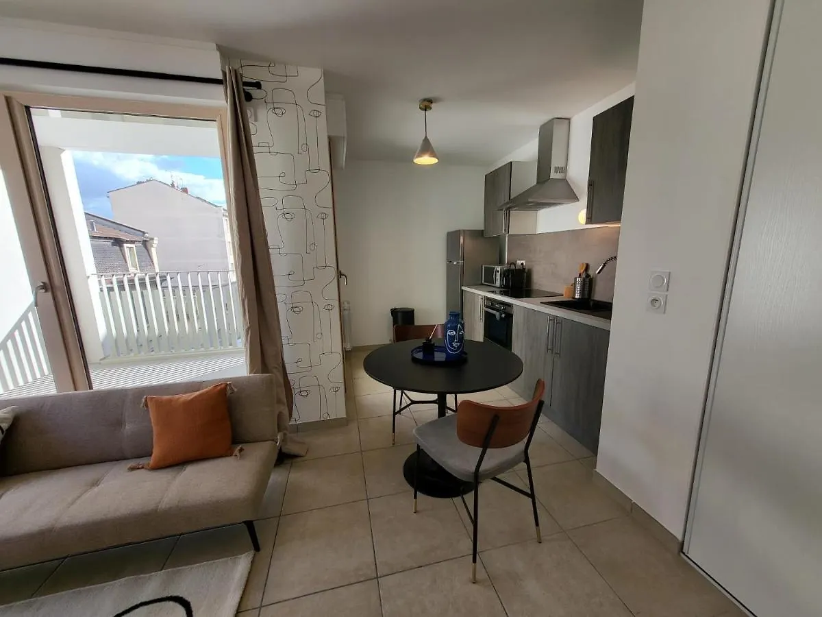 Apartment Le Paradigme Lyon France